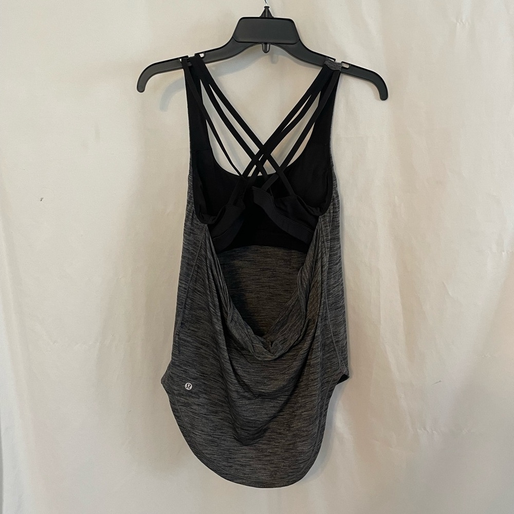 LULULEMON WOMEN’S GREY AND BLACK RAZORBACK WORKOUT TOP SIZE MEDIUM/6.